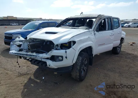2017 Toyota Tacoma Trd Sport z USA, uszkodzony, nr VIN 3TMCZ5AN8HM108403